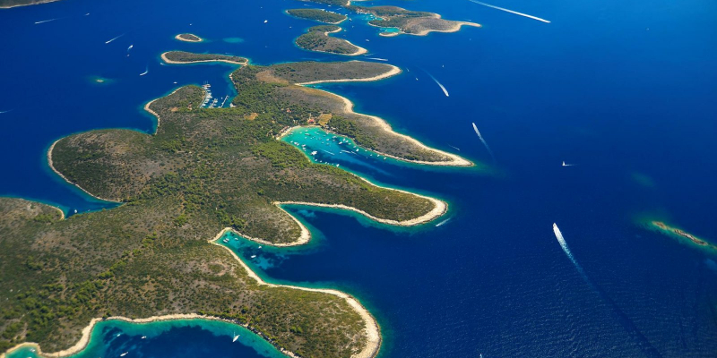 Pakleni islands on the Blue cave tour