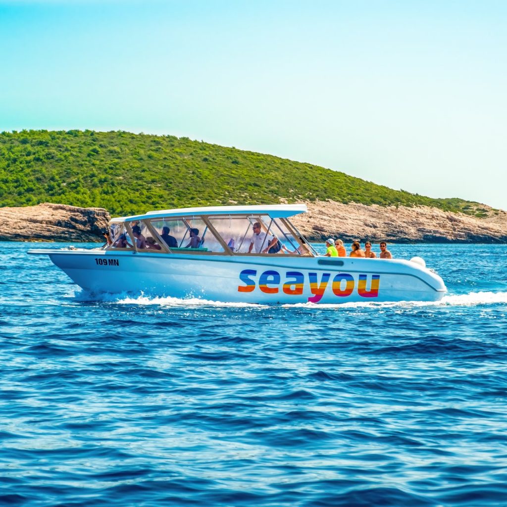 Boat tour to Hvar island