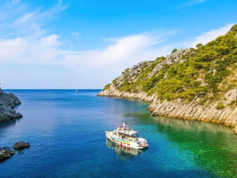 Cruise along coast of Solta