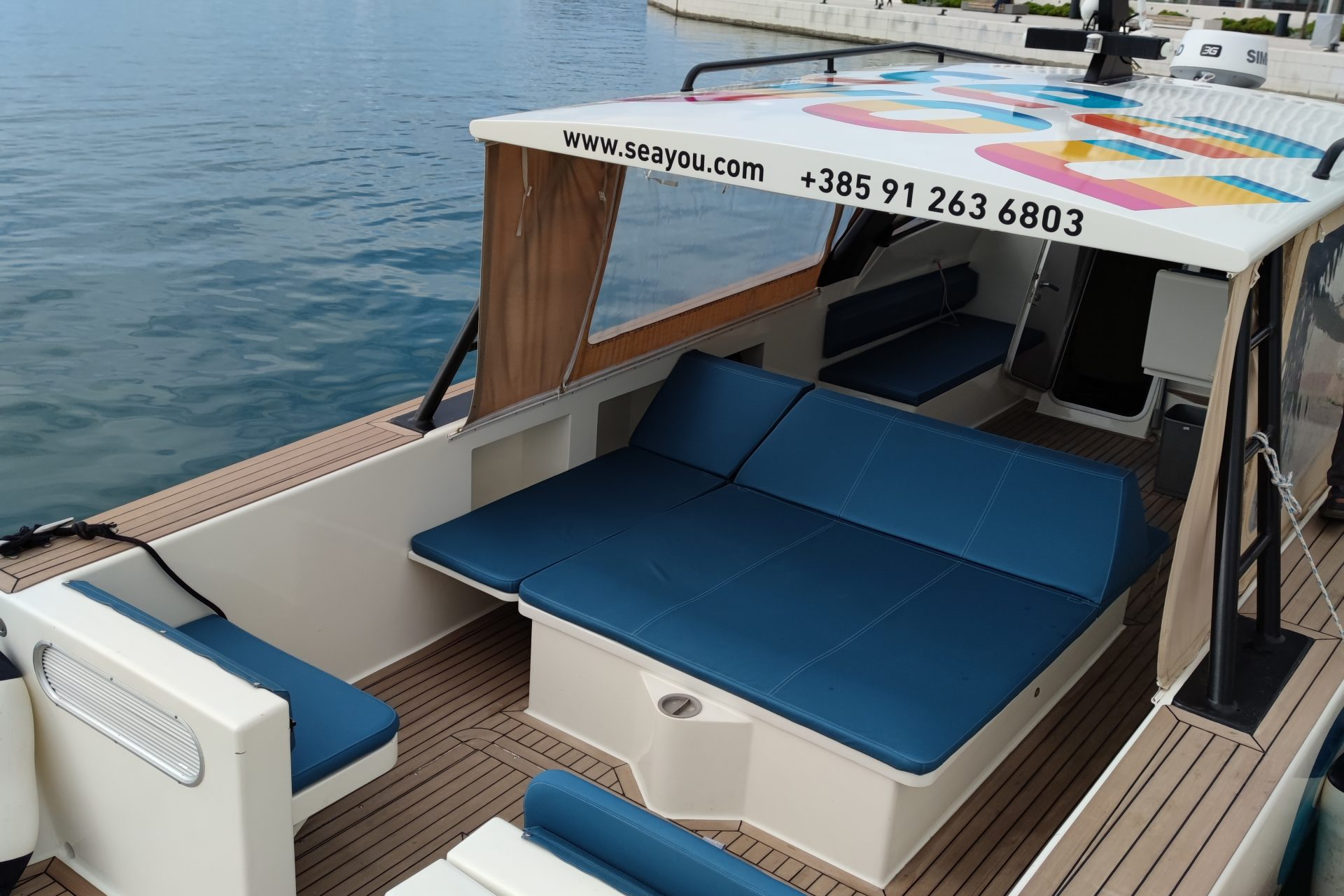 luxur open boat