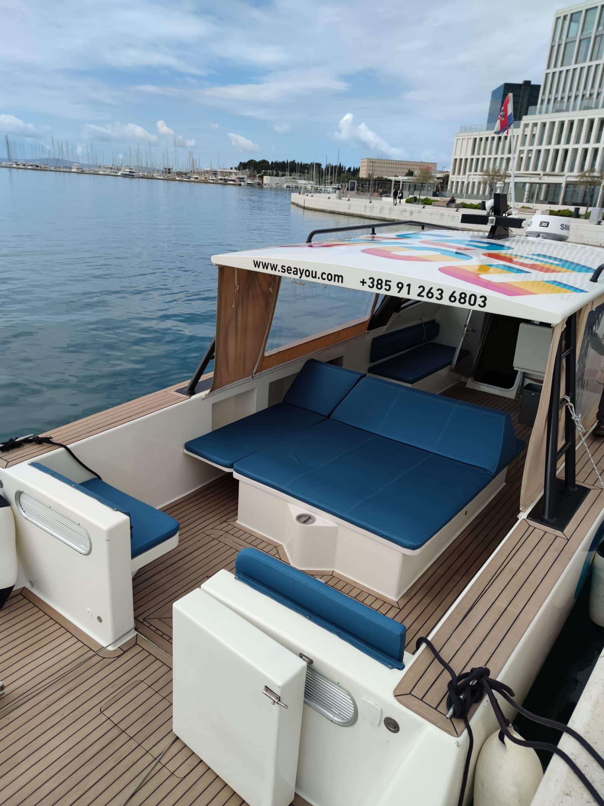 luxur open boat